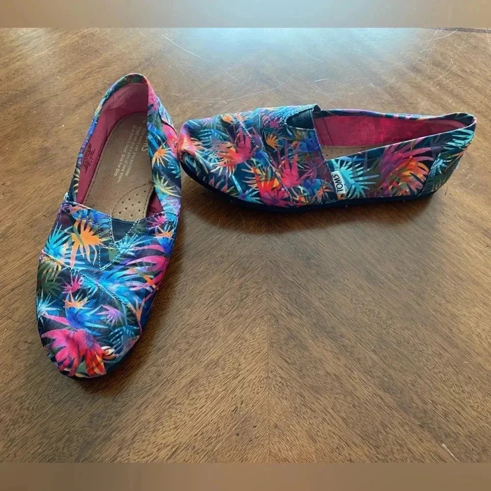 Toms Classic Hawaiian Tropical Floral Cotton Slip On Flat Shoes Women's 6‎ EUC